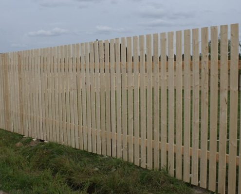 деревянный забор из штакетника